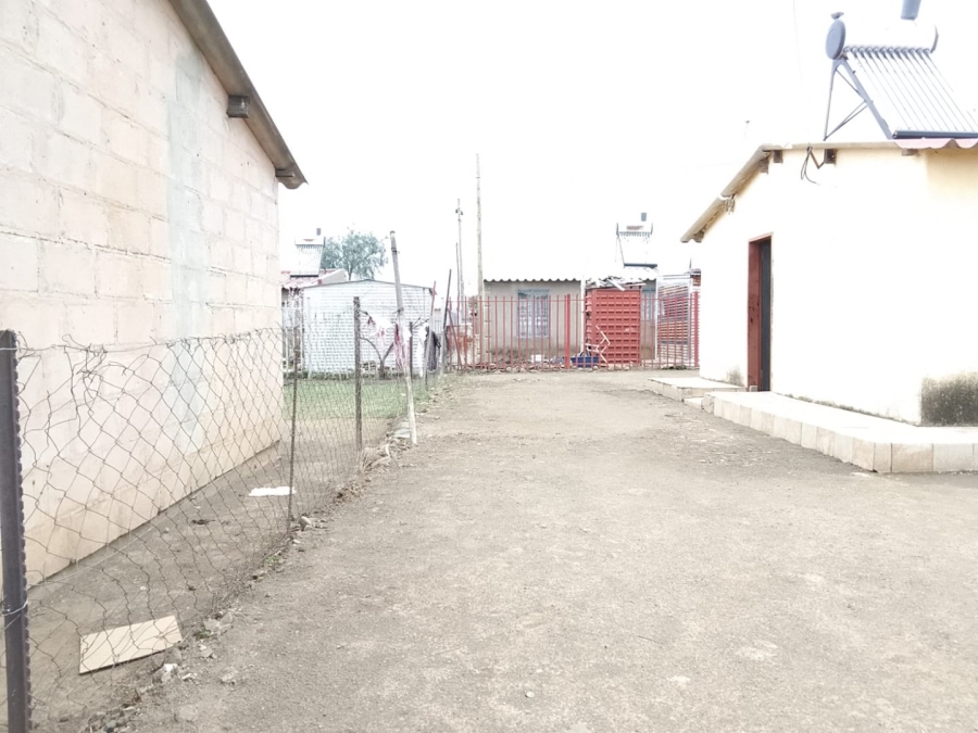 2 Bedroom Property for Sale in Botshabelo Free State